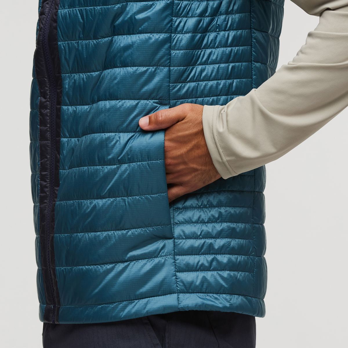 Capa Insulated Vest - Men's - Image 18