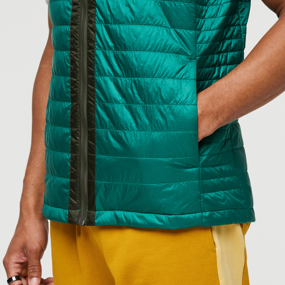 Capa Insulated Vest - Men's - Image 5