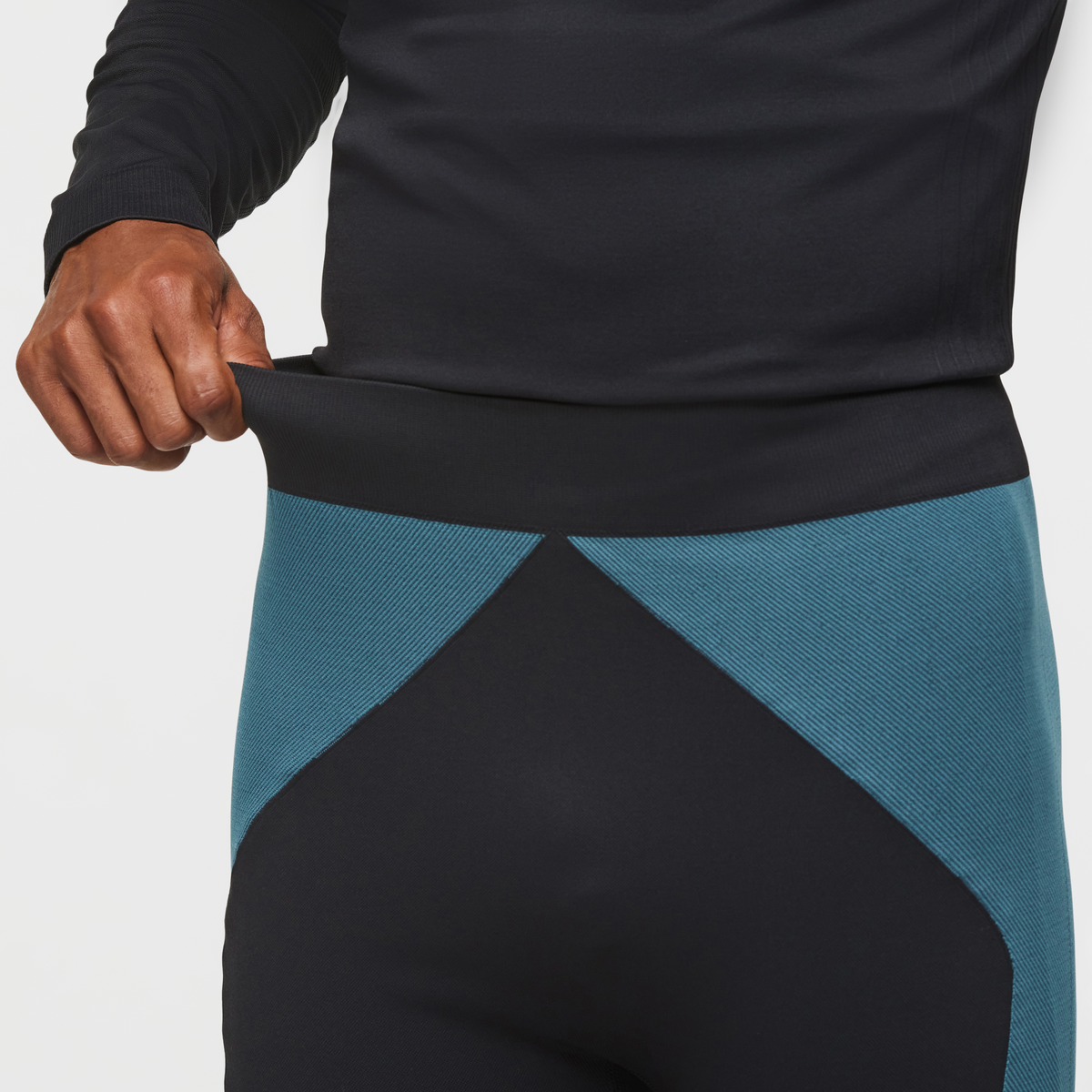 Debajo Seamless Baselayer Tight - Men's - Image 5