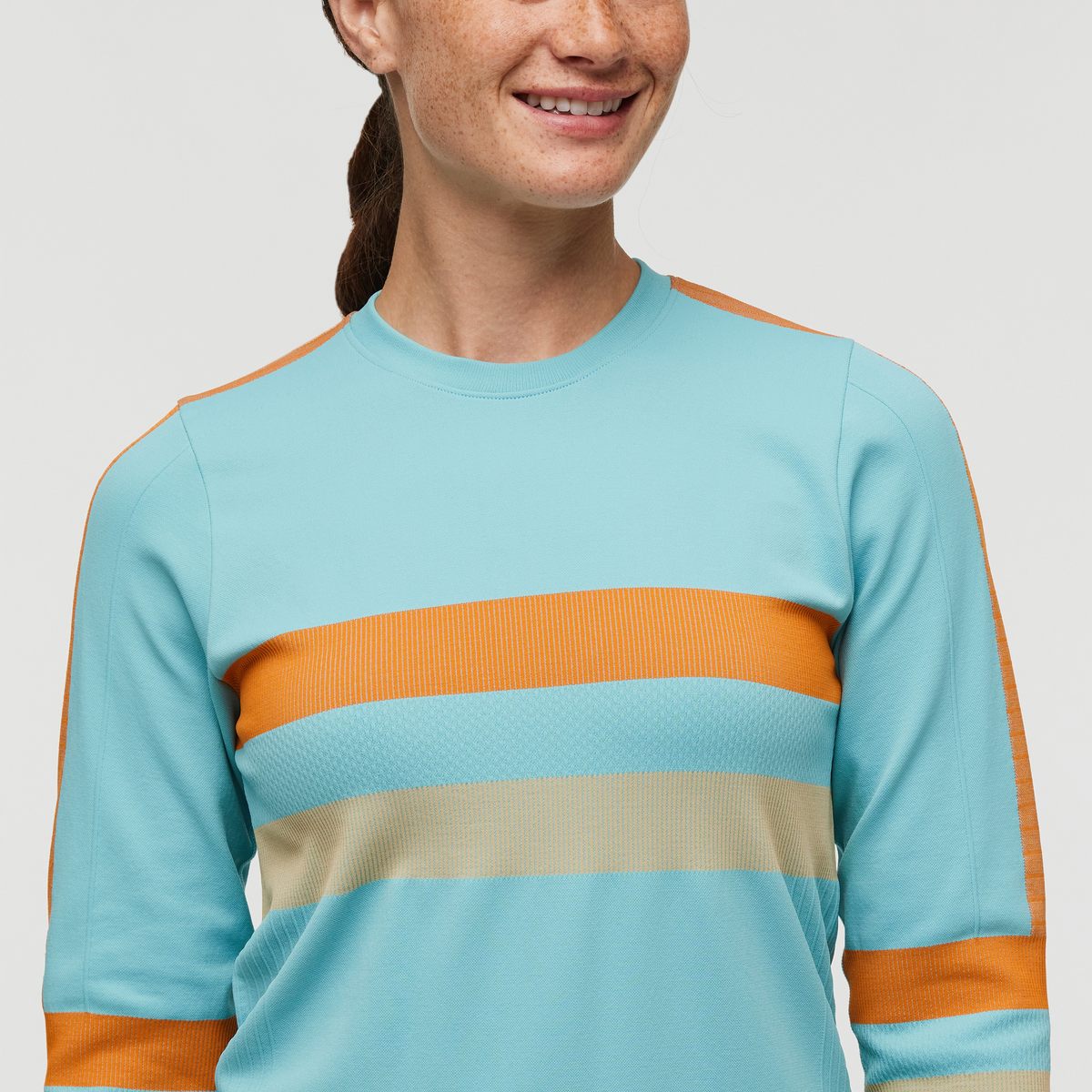 Debajo Seamless Baselayer Crew - Women's - Image 10