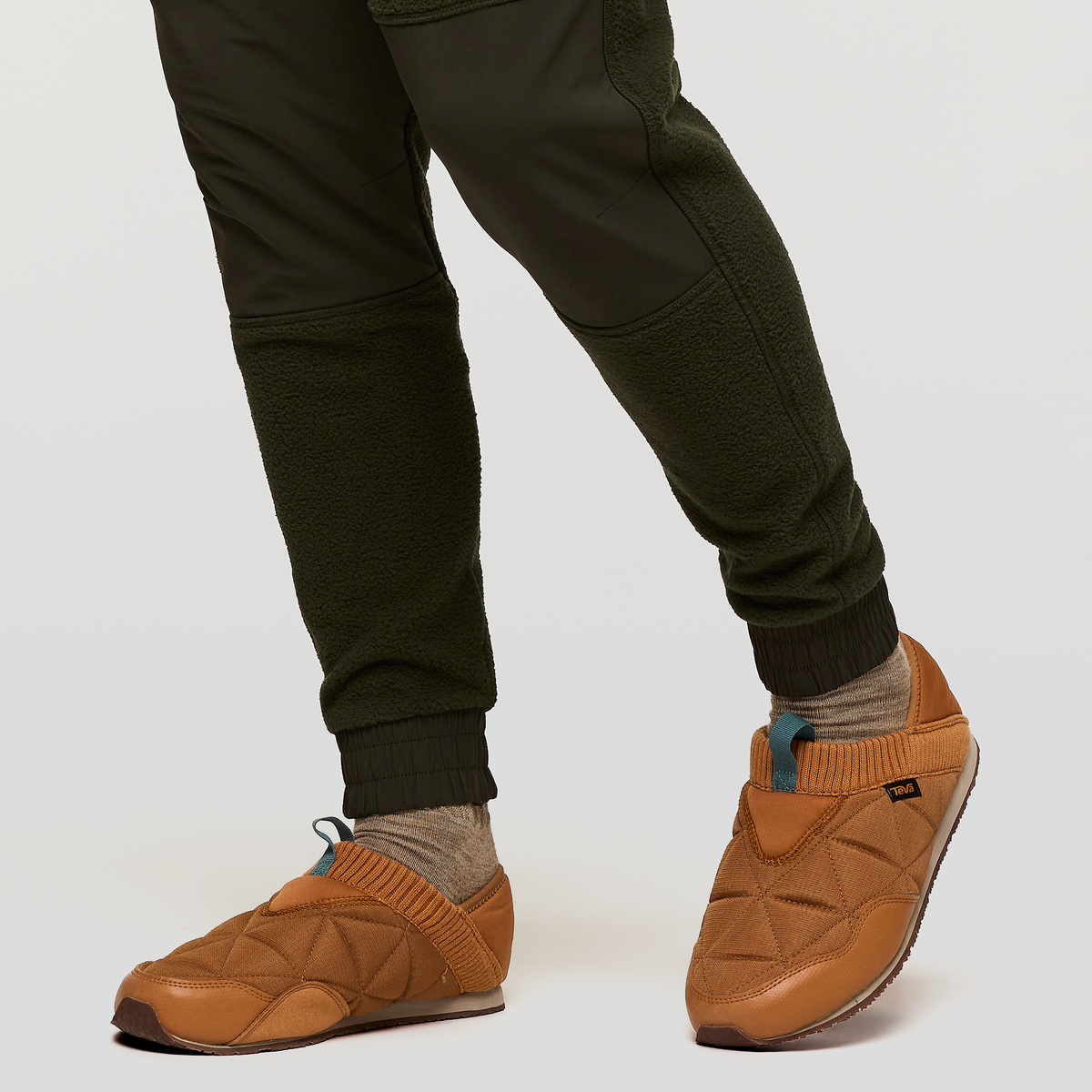 Abrazo Fleece Jogger - Men's - Image 18
