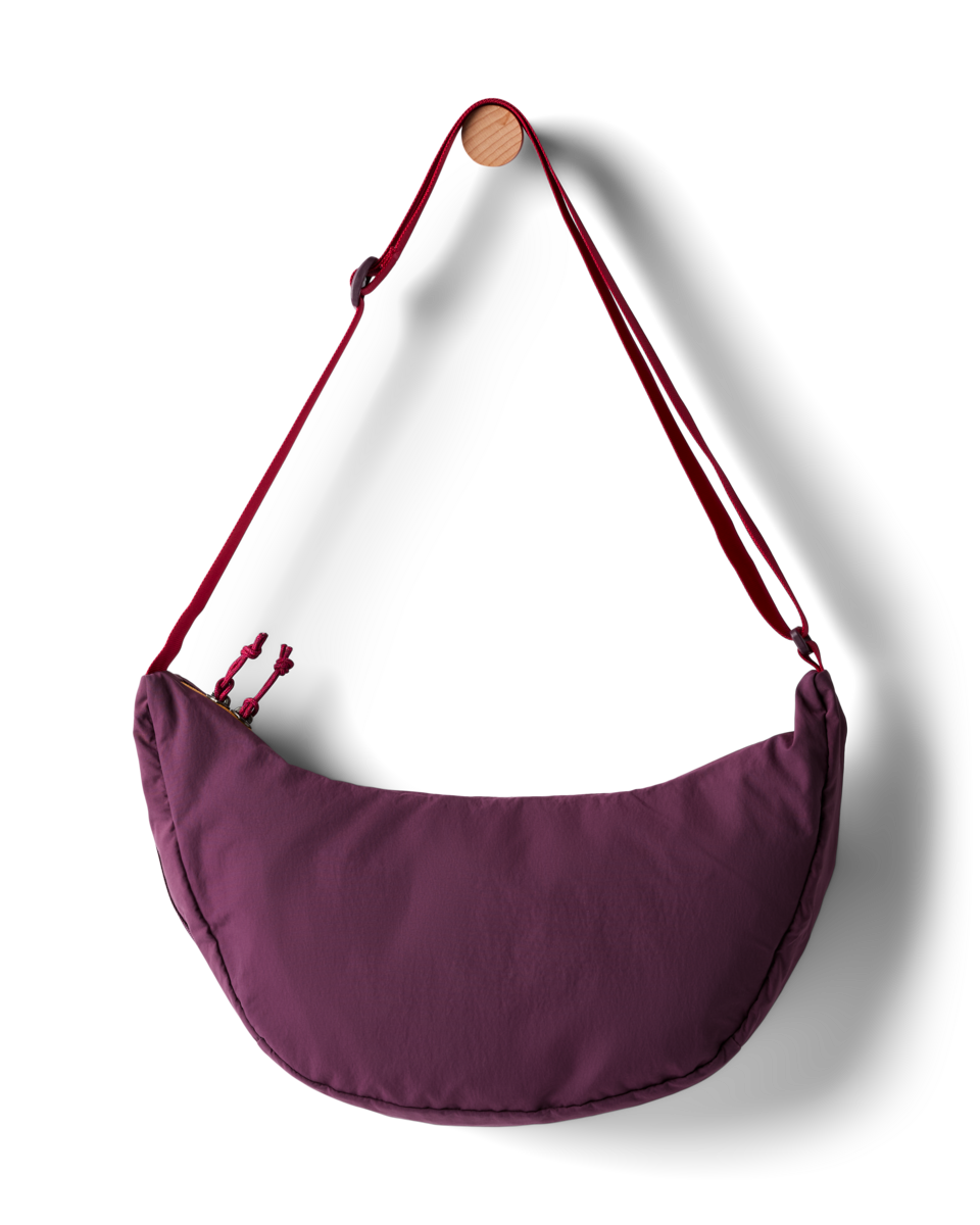 Alternative view of Empacable 6L Crescent Bag