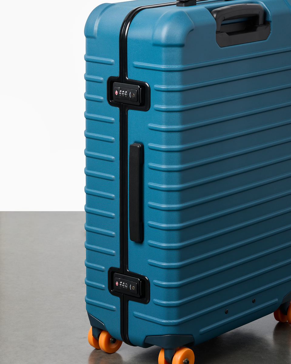 Coraza Suitcase - Medium Checked - Image 3