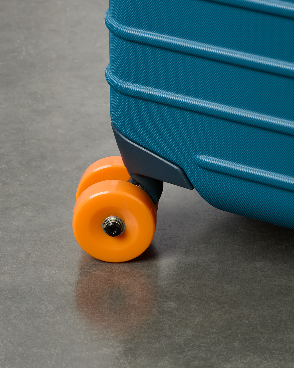 Coraza Suitcase - Medium Checked - Image 5